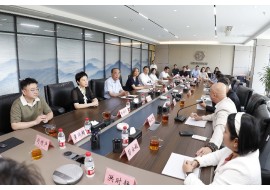 东盟—中国工商总会组织经贸、教育代表团来龙泉街道考察